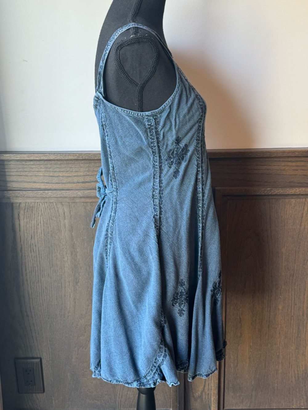Braja Exclusives boho hippie Washed Denim-Look Embroidered Sundress 17.5 Ptp - Picture 5 of 8